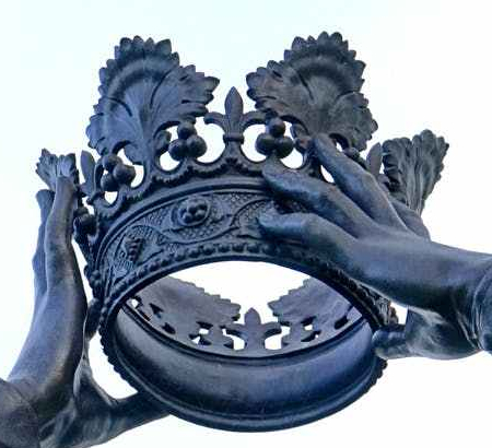 art carving close up crown